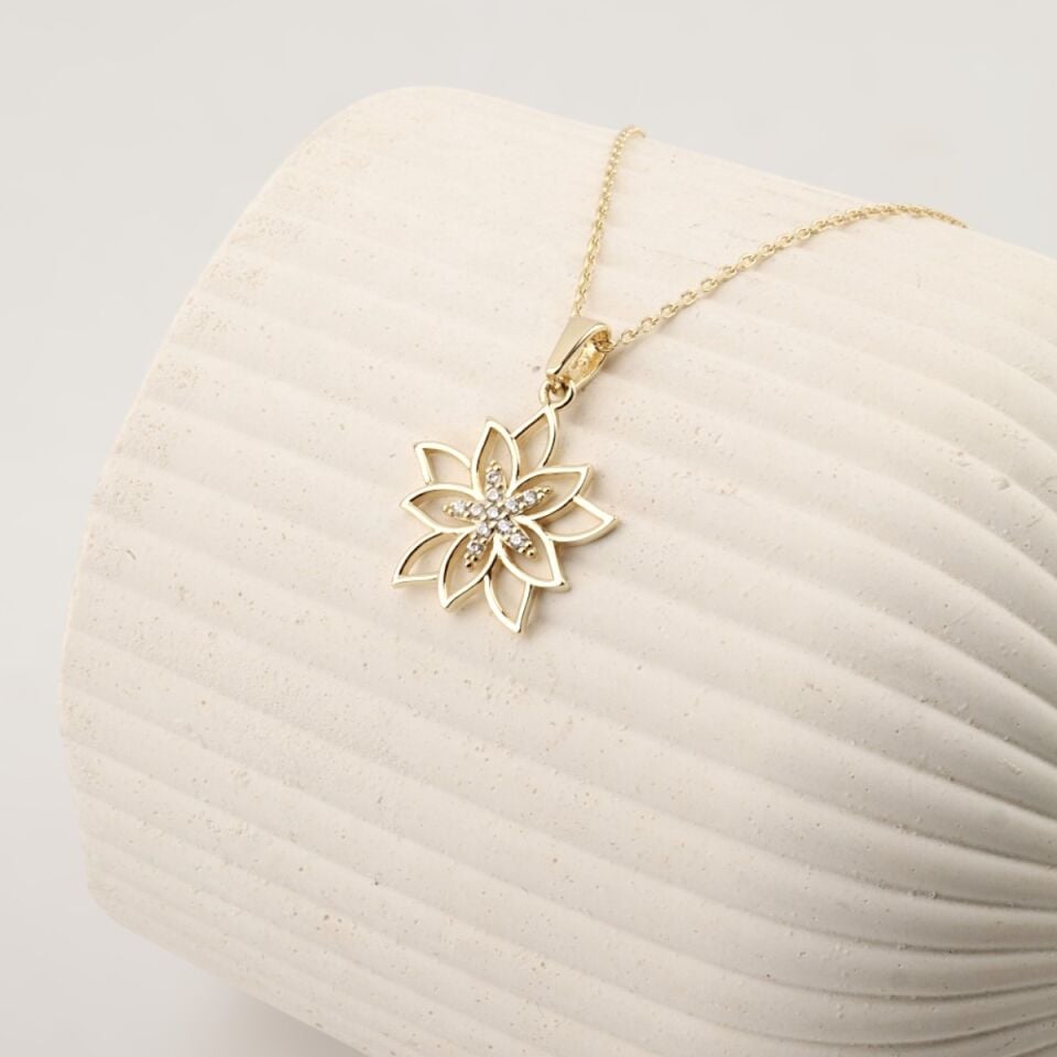 14 Ayar Altın Çiçek Kolye