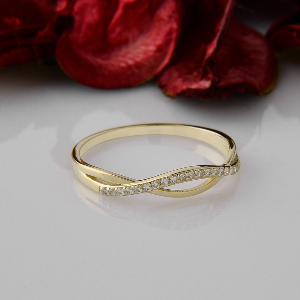 14 Carat Zircon Stone Infinity Motif Gold Ring