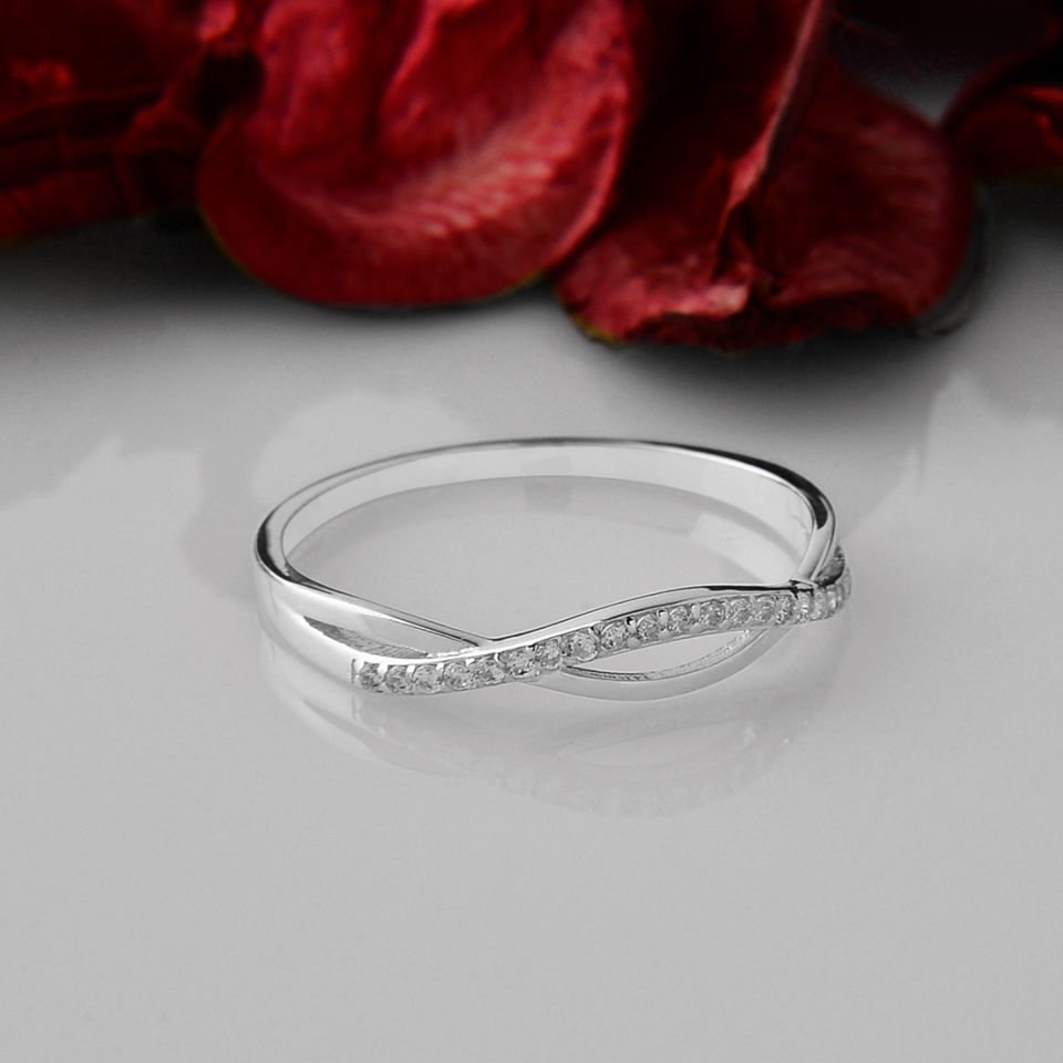 14 Carat Zircon Stone Infinity Motif Gold Ring