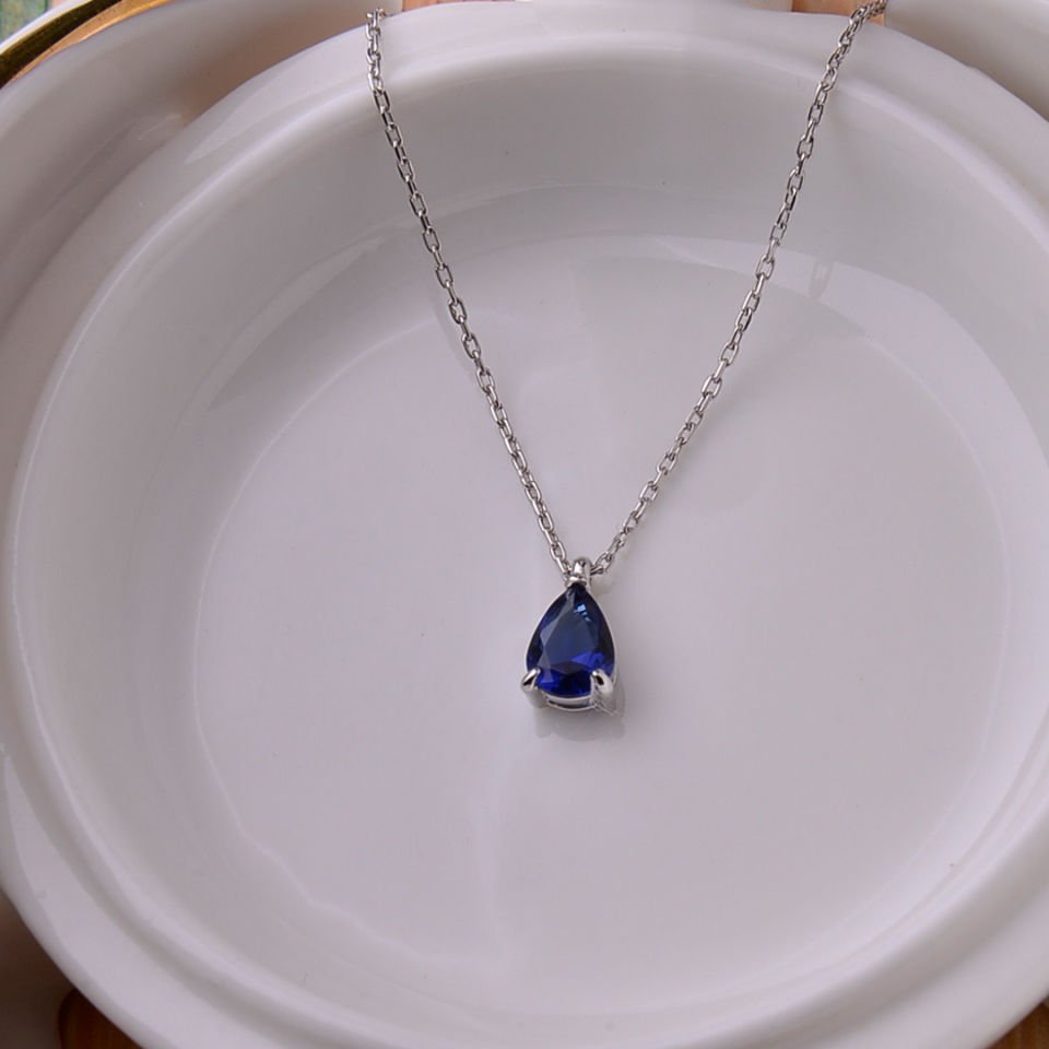 14 Carat Gold Necklace with Drop Stone