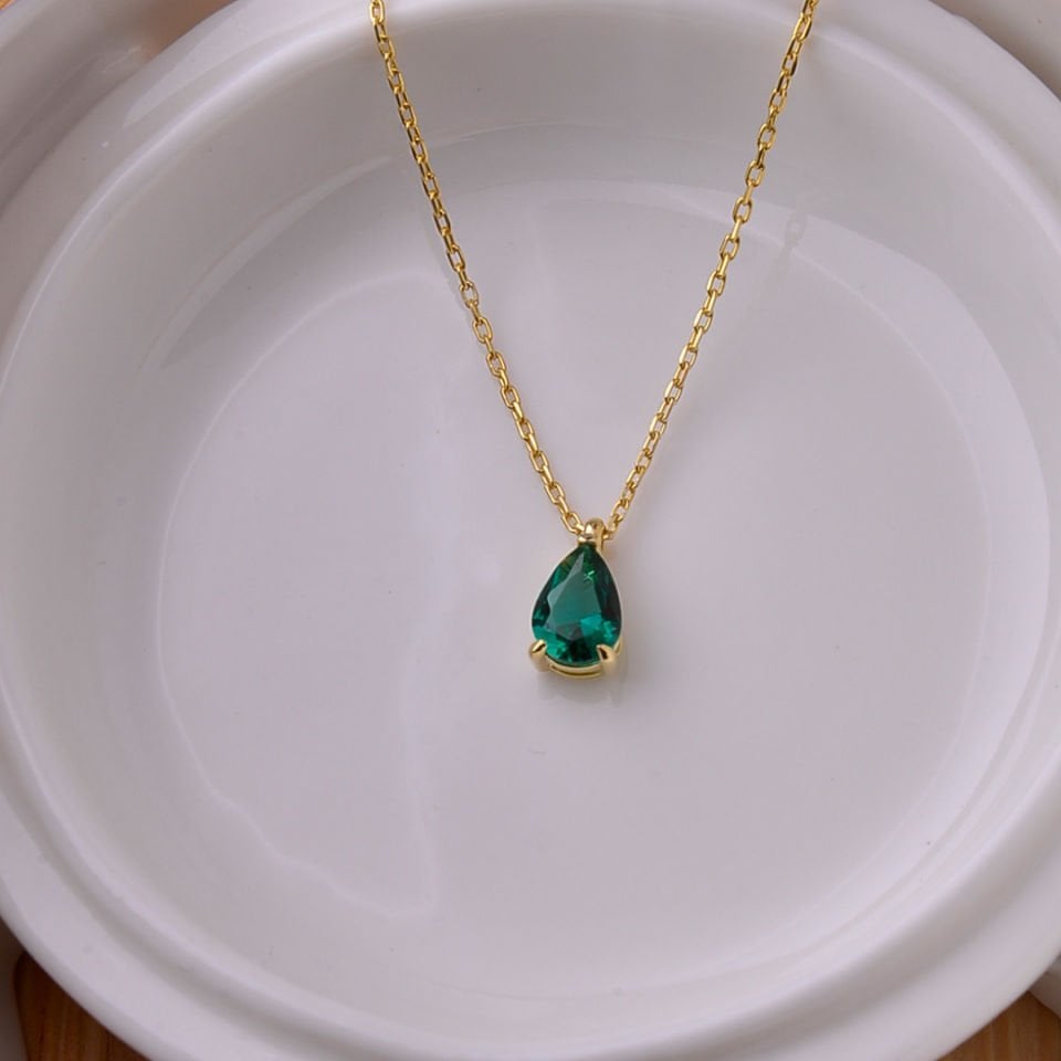 14 Carat Gold Necklace with Drop Stone