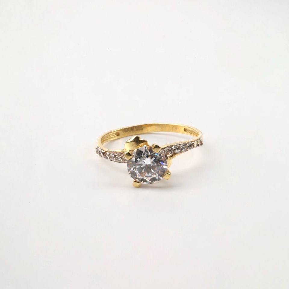 14 Carat Gold Tulip Detailed Solitaire