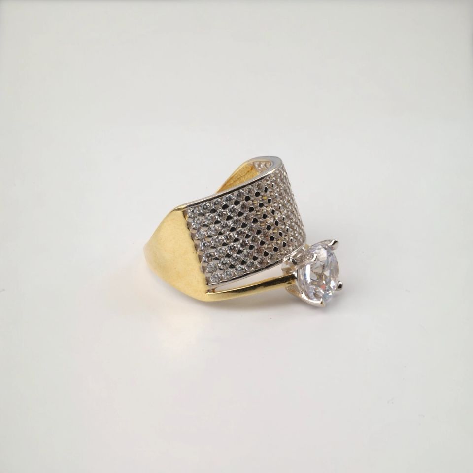 14K Gold Solitaire Wedding Ring